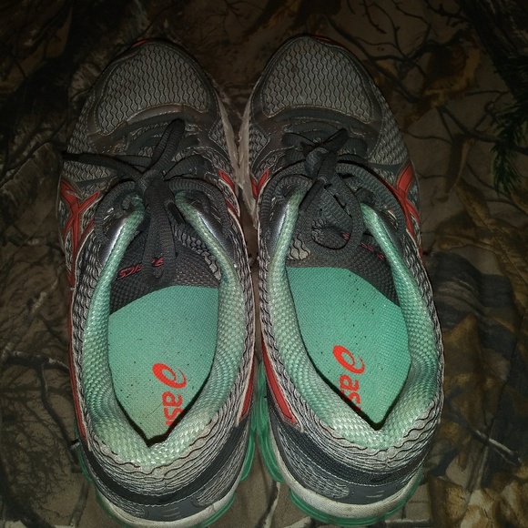 Asics Running Shoes - Picture 2 of 3